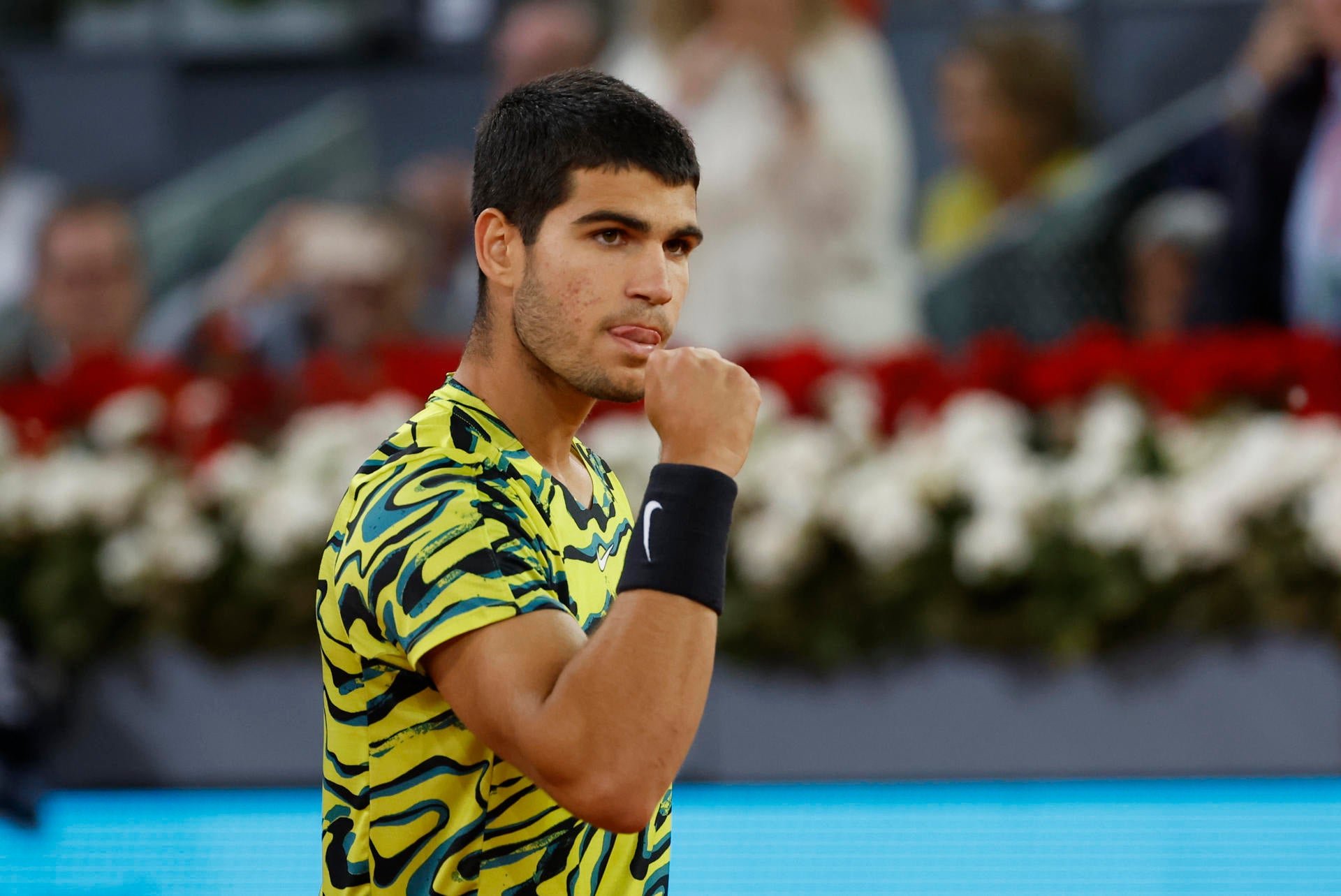 Alcaraz acelera hacia octavos Alcaraz acelera hacia octavos