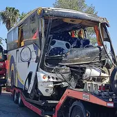 Imagen del autobús siniestrado en Almonte, Huelva Imagen del autobús siniestrado en Almonte, Huelva