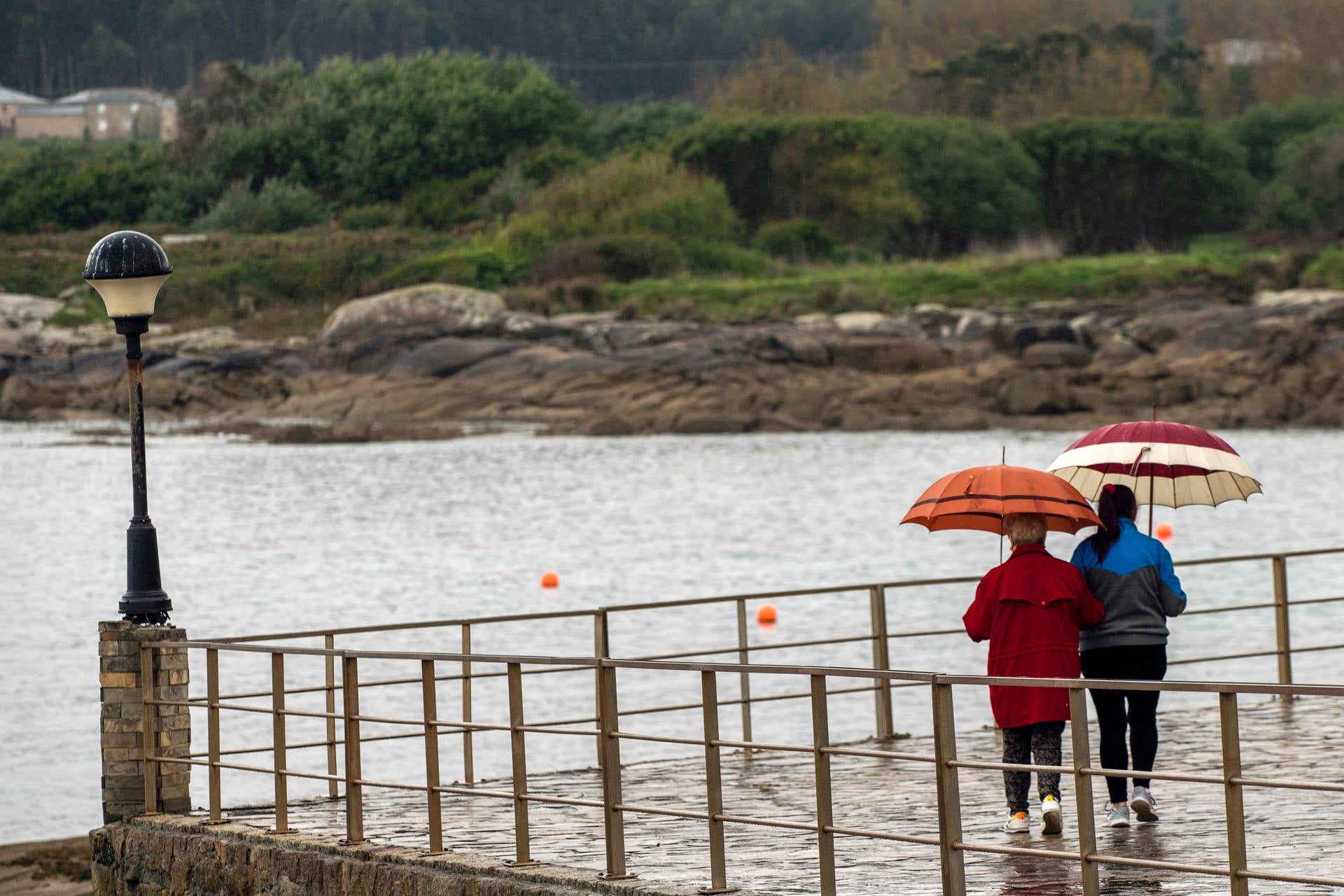 Llegan las lluvias y bajan las temperaturas en muchos puntos del país este viernes Llegan las lluvias y bajan las temperaturas en muchos puntos del país este viernes