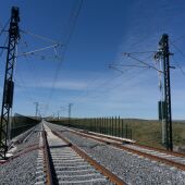 El 19 de mayo estarán electrificados ya 112 km de la línea del tren extremeño entre Peñas Blancas y Badajoz