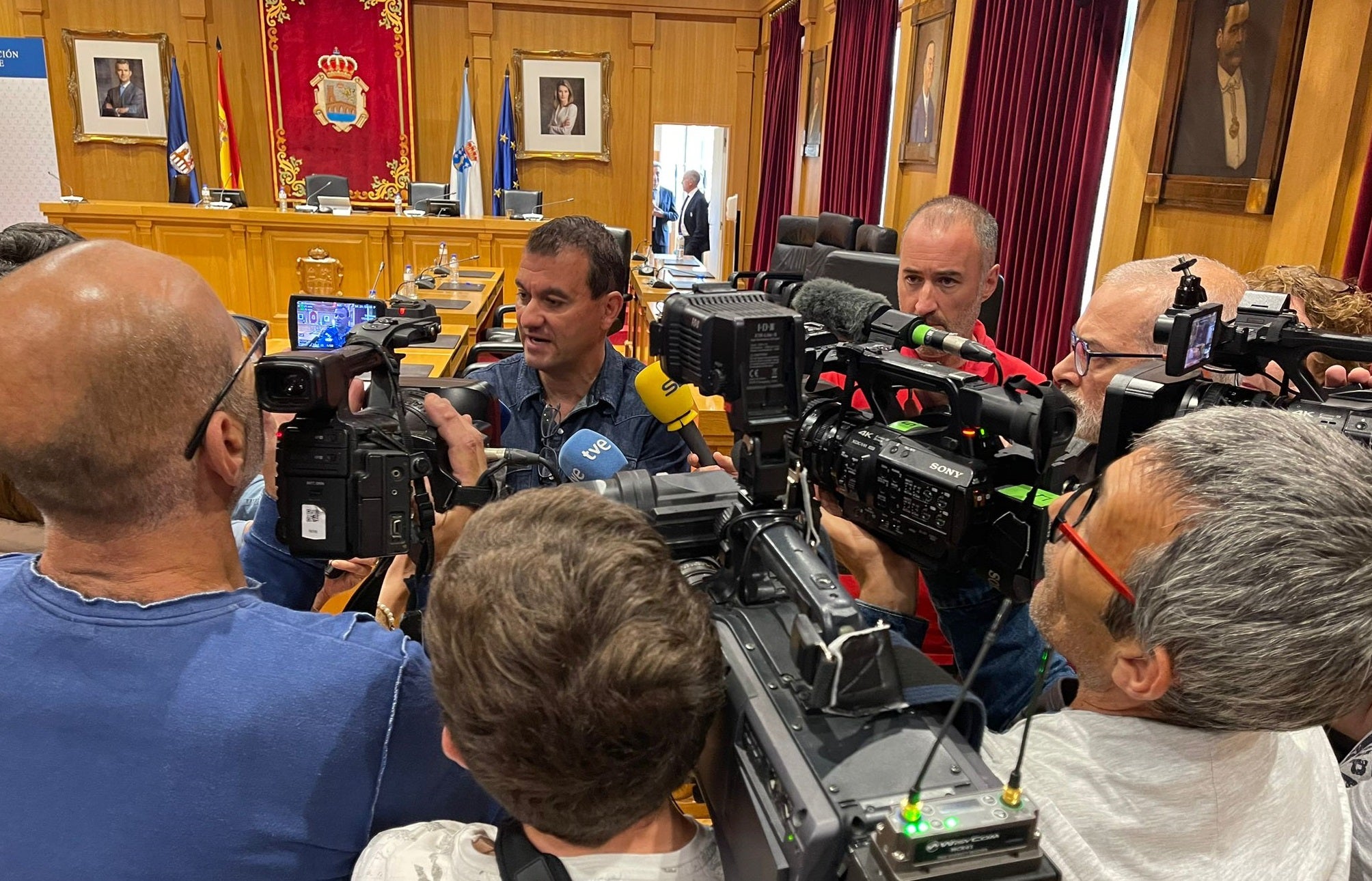 O Psoe levará á xustiza o irregular uso dos coches da Deputación de Ourense O Psoe levará á xustiza o irregular uso dos coches da Deputación de Ourense