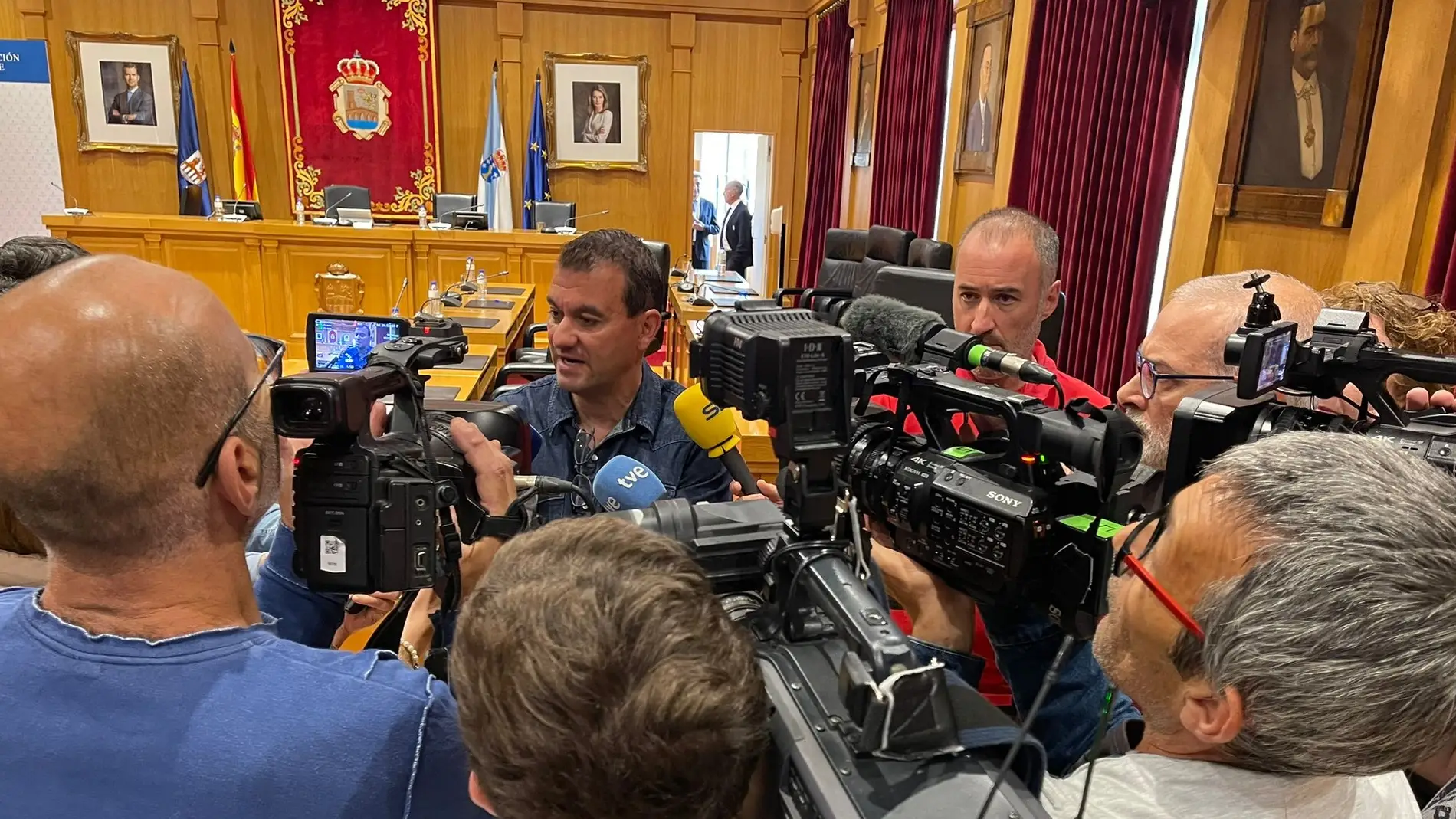 O Pseo levará á xustiza o irregular uso dos coches da Deputación de Ourense