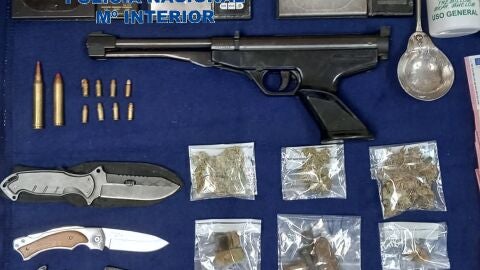 La Polic&iacute;a Nacional desmantela un narcopiso en Versalles, Avil&eacute;s