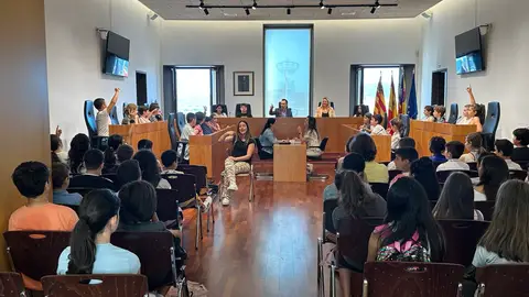 63 alumnos de 5º de Primaria participan en el Pleno Infantil del Ayuntamiento de Ibiza 63 alumnos de 5º de Primaria participan en el Pleno Infantil del Ayuntamiento de Ibiza