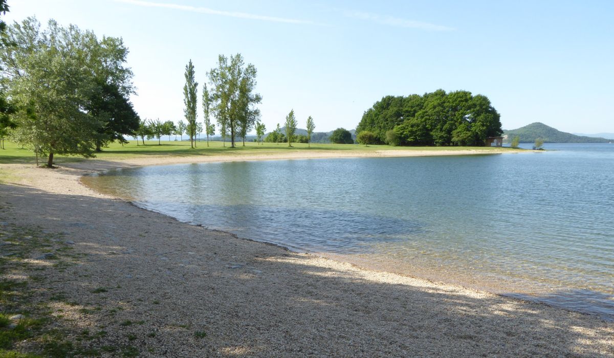 Álava tendrá tres banderas azules este verano: éstas son las mejores playas Álava tendrá tres banderas azules este verano: éstas son las mejores playas