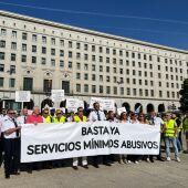Concentración de los sindicatos del sector aéreo frente a Transportes