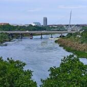 El Ebro a su paso por Zaragoza el 8 de mayo de 2023