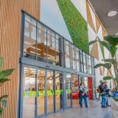 El Centro Comercial Los Llanos ultima su renovación en clave sostenible