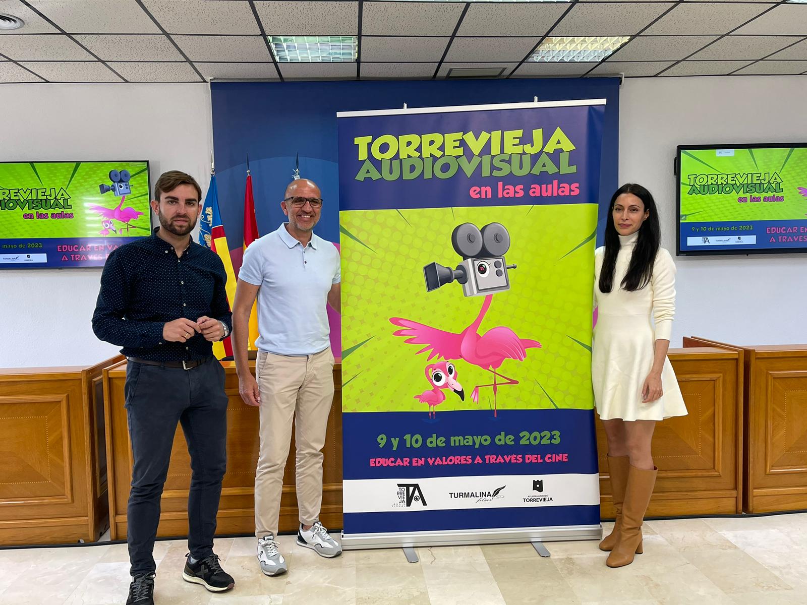 Bajo el lema “Educar en valores a través del cine” se ha creado una propuesta educativa a través del cine Bajo el lema “Educar en valores a través del cine” se ha creado una propuesta educativa a través del cine