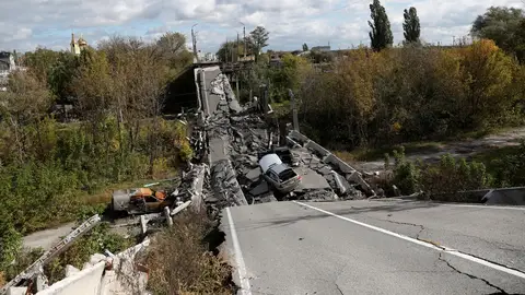 Restos de los bombardeos rusos sobre infraestructuras ucranianas. Restos de los bombardeos rusos sobre infraestructuras ucranianas.