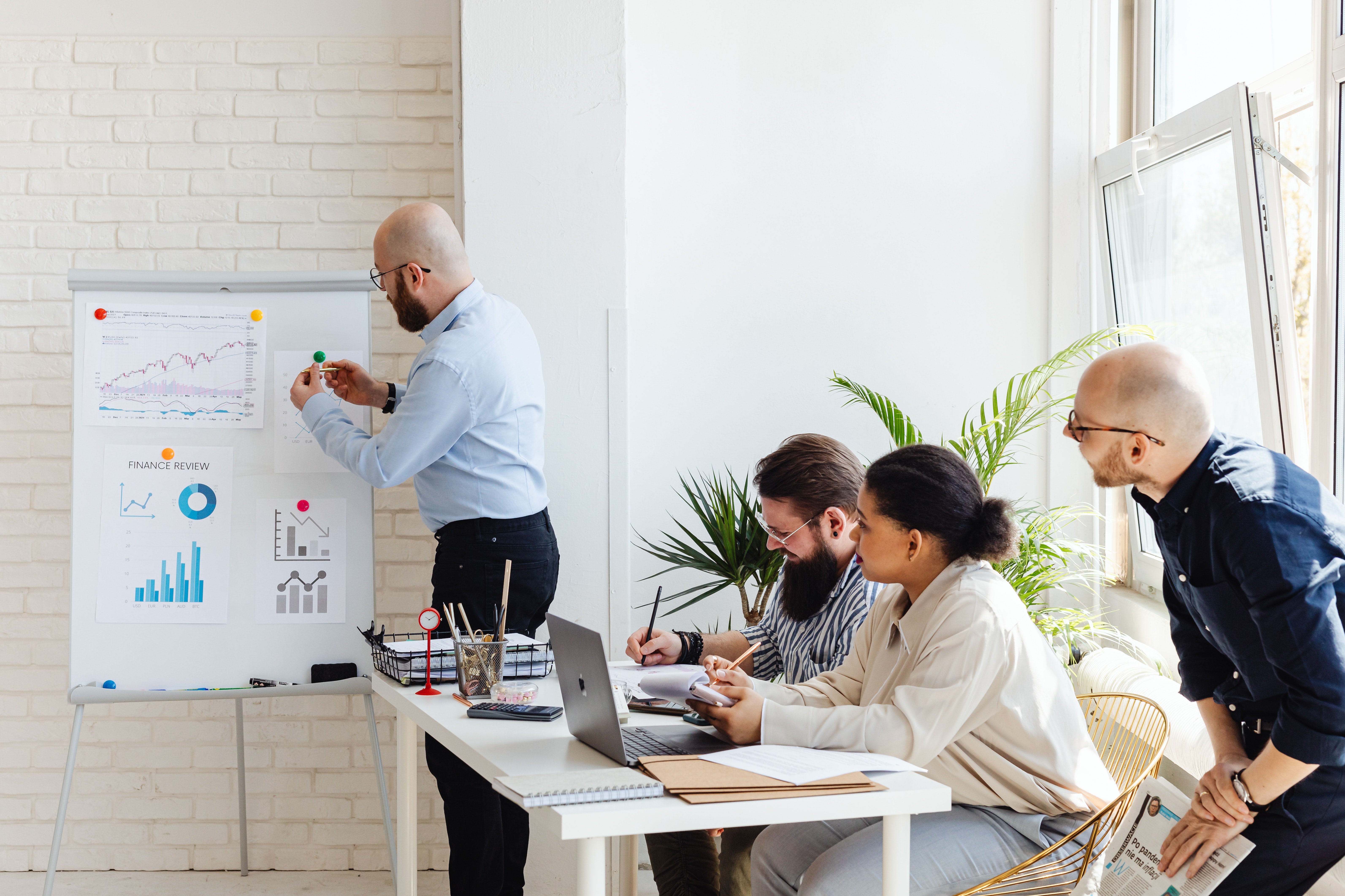 El acuerdo salarial entre patronal y sindicatos no implica una subida de sueldo: cuáles son los motivos El acuerdo salarial entre patronal y sindicatos no implica una subida de sueldo: cuáles son los motivos