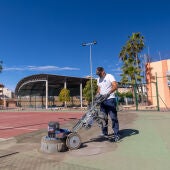 L'Alfàs del Pi inicia la primera fase de la rehabilitación de las pistas de tenis y pádel del Pau Gasol