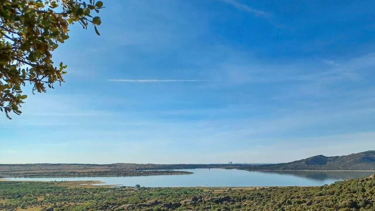 La reserva hídrica cae al 48,9 % y encadena cinco semanas a la baja