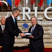 Antonio Guterres recibe de manos del rey el premio Carlos V