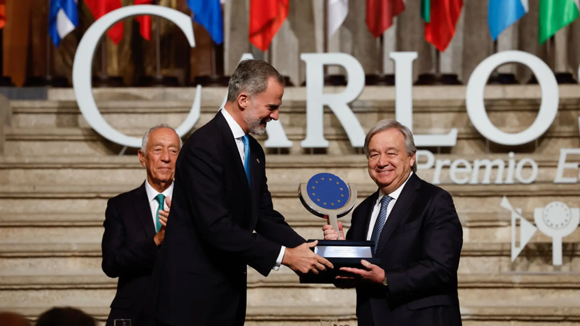 Antonio Guterres recibe de manos del rey el premio Carlos V/ EFE/J.J. Guillén