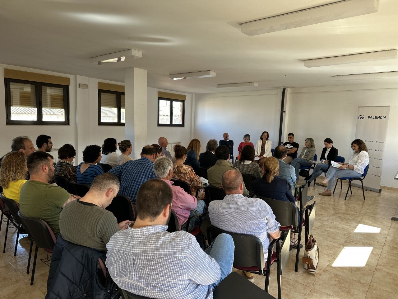 El PP celebra una reunión para hablar del potencial turístico de la provincia de Palencia El PP celebra una reunión para hablar del potencial turístico de la provincia de Palencia