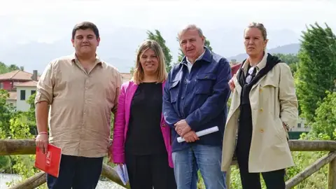 Los asistentes al acto de esta mañana Los asistentes al acto de esta mañana