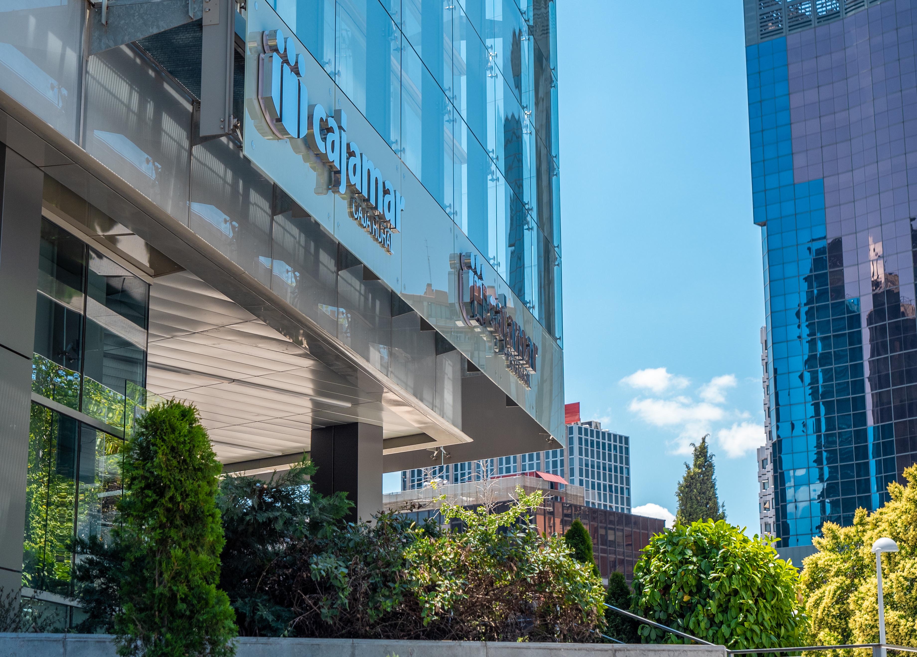 Grupo Cajamar obtiene un resultado neto de 24 millones de euros en el primer trimestre de 2023 Grupo Cajamar obtiene un resultado neto de 24 millones de euros en el primer trimestre de 2023