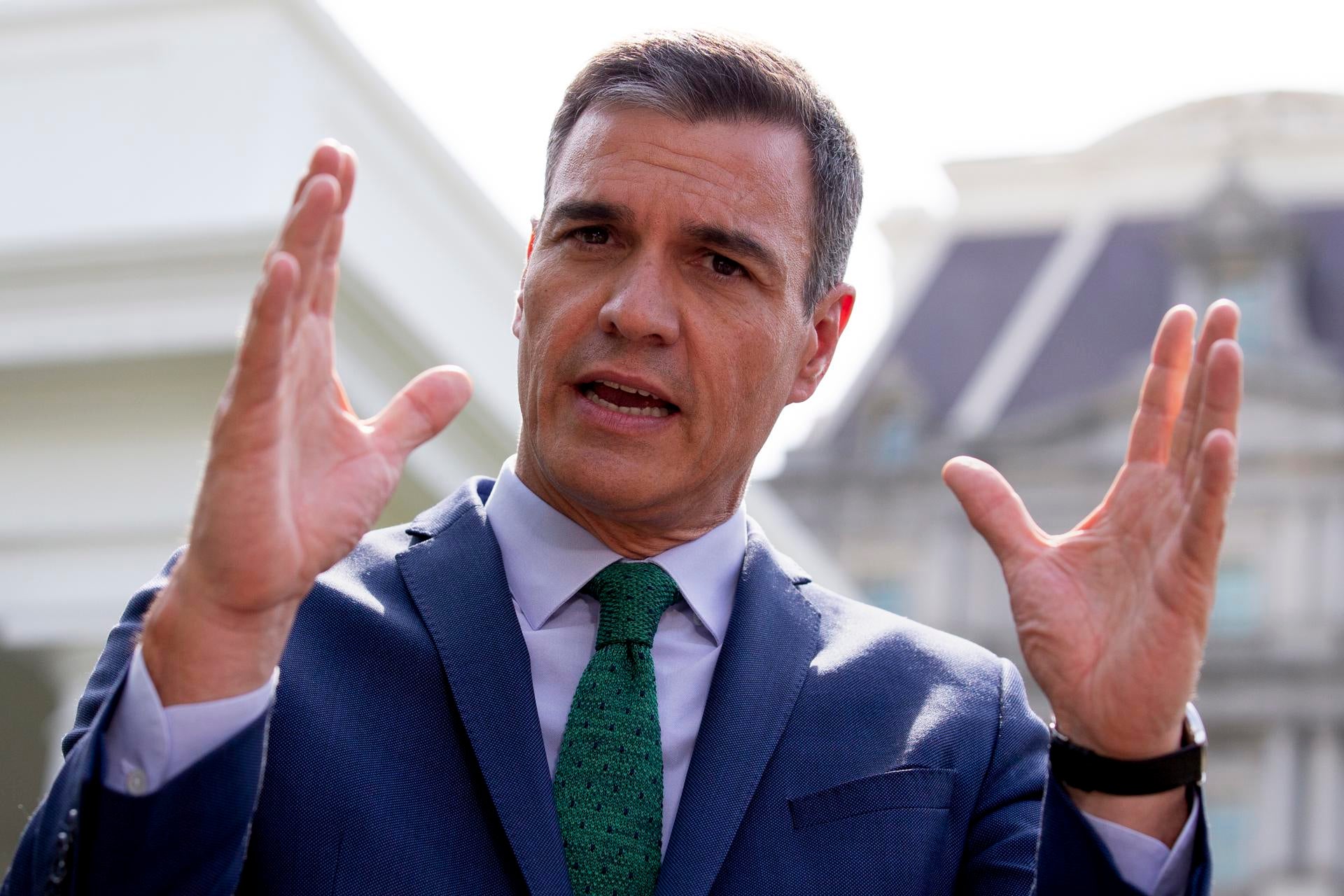 Pedro Sánchez, sobre las listas de Bildu: "Pueden ser legales pero no son decentes" Pedro Sánchez, sobre las listas de Bildu: "Pueden ser legales pero no son decentes"