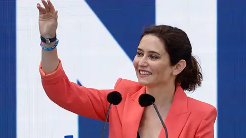 La presidenta de la Comunidad y candidata del PP a la reelección, Isabel Díaz Ayuso durante su intervención en el mitin que el partido ofrece este sábado en Getafe. La presidenta de la Comunidad y candidata del PP a la reelección, Isabel Díaz Ayuso durante su intervención en el mitin que el partido ofrece este sábado en Getafe.