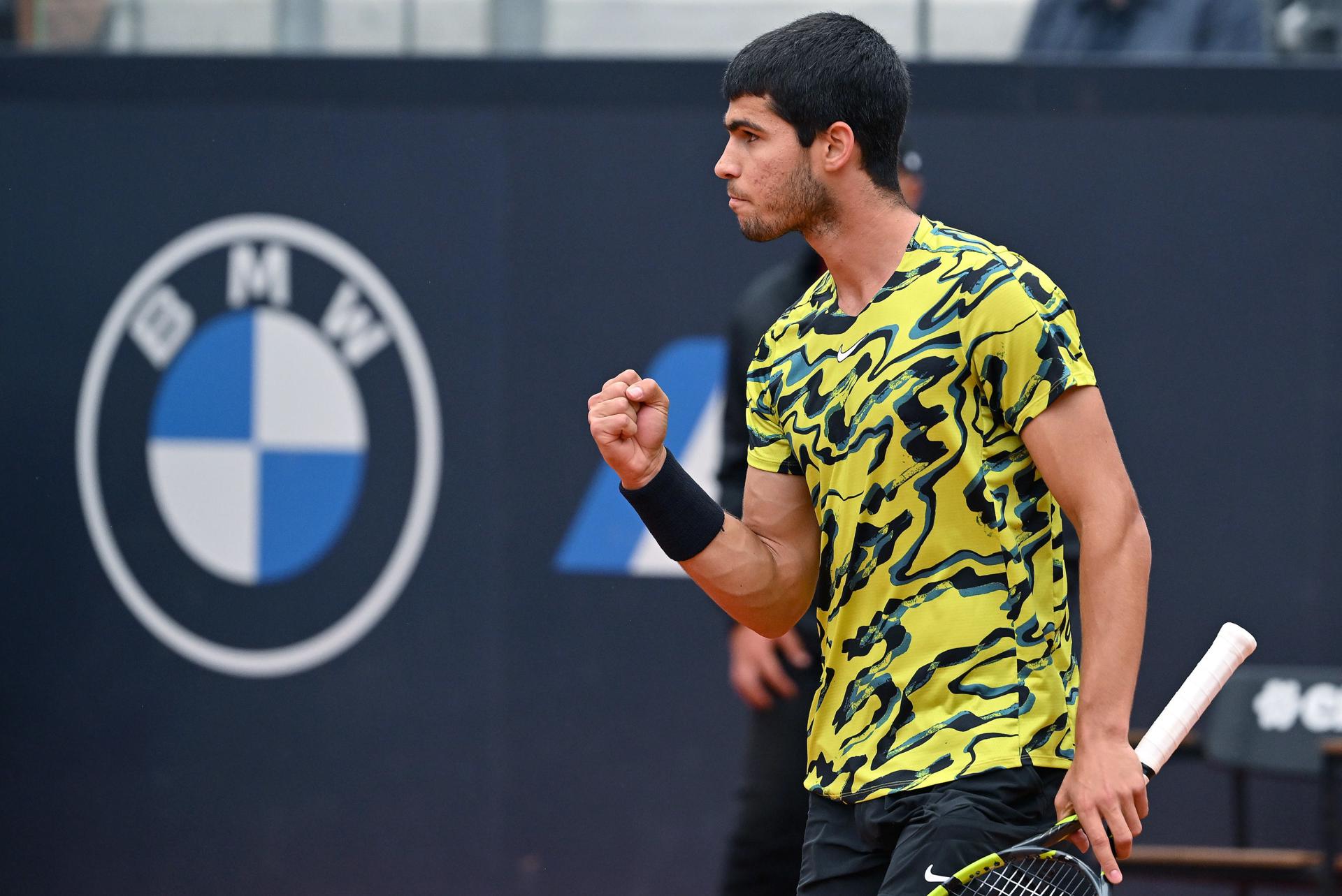 Carlos Alcaraz debuta con victoria en Roma y recupera el número uno Carlos Alcaraz debuta con victoria en Roma y recupera el número uno