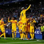Los jugadores del Barça celebran un gol al Espanyol