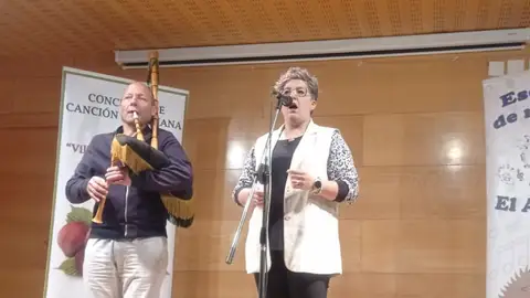 Liliana Castañón durante su intervención el viernes en Infiesto Liliana Castañón durante su intervención el viernes en Infiesto