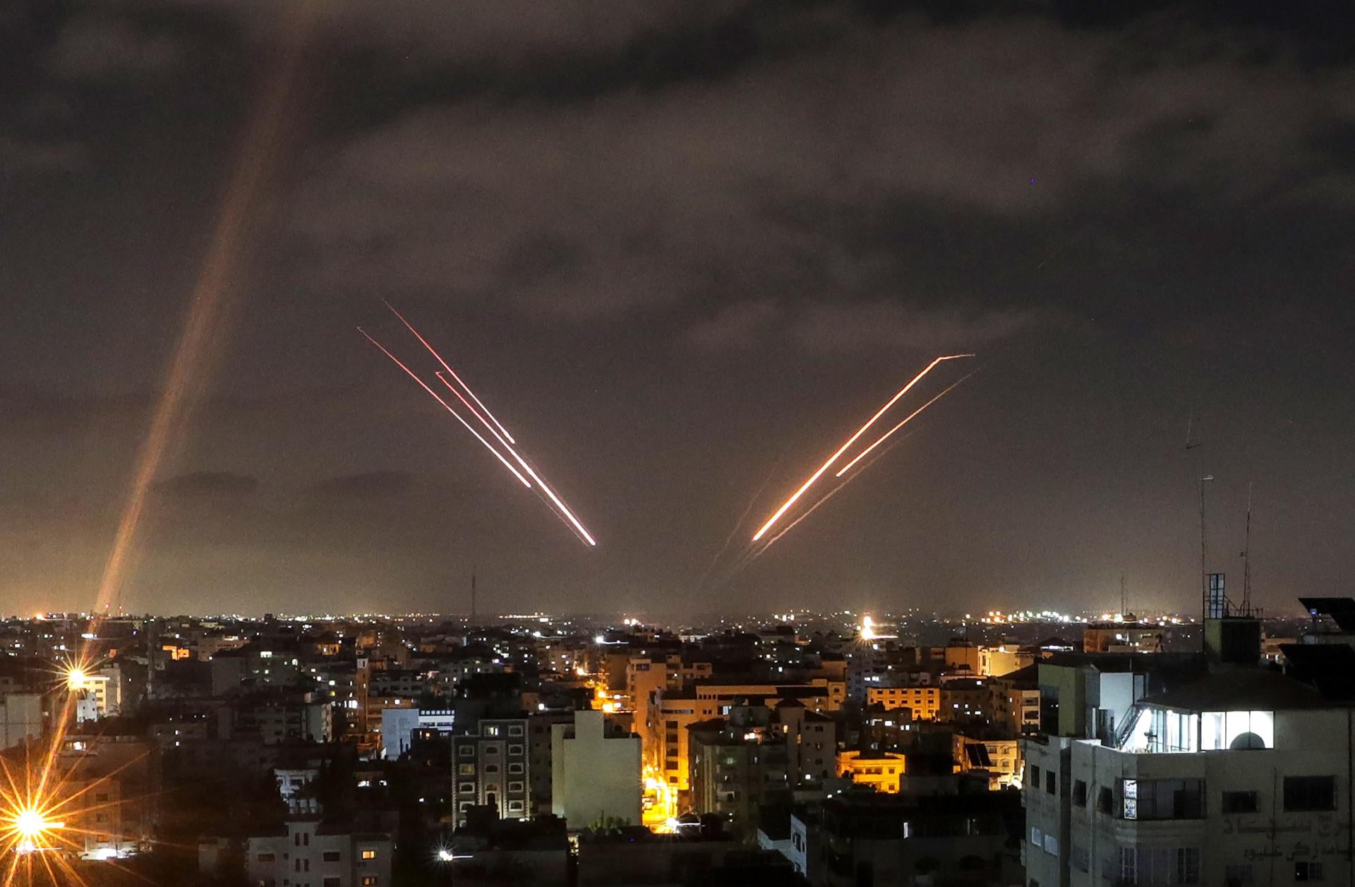 Israel vuelve a bombardear Gaza dos horas después de la tregua en respuesta a cohetes Israel vuelve a bombardear Gaza dos horas después de la tregua en respuesta a cohetes
