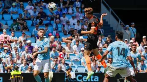 Alberto Marí marca el gol de la victoria del Valencia en Balaídos Alberto Marí marca el gol de la victoria del Valencia en Balaídos