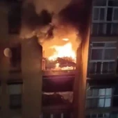 Muere un niño de seis años y herida grave su madre en el incendio en un piso de Granada Muere un niño de seis años y herida grave su madre en el incendio en un piso de Granada