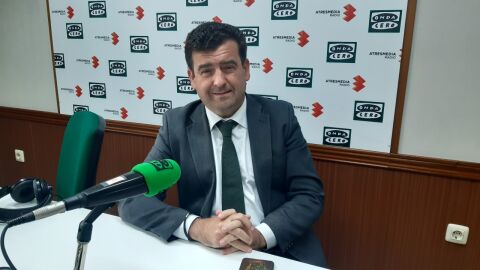 Ricardo Chamorro en los estudios de Onda Cero Ciudad Real