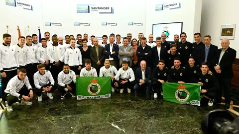Recepción al Racing en el Ayuntamiento de Santander por la permanencia en Segunda Recepción al Racing en el Ayuntamiento de Santander por la permanencia en Segunda