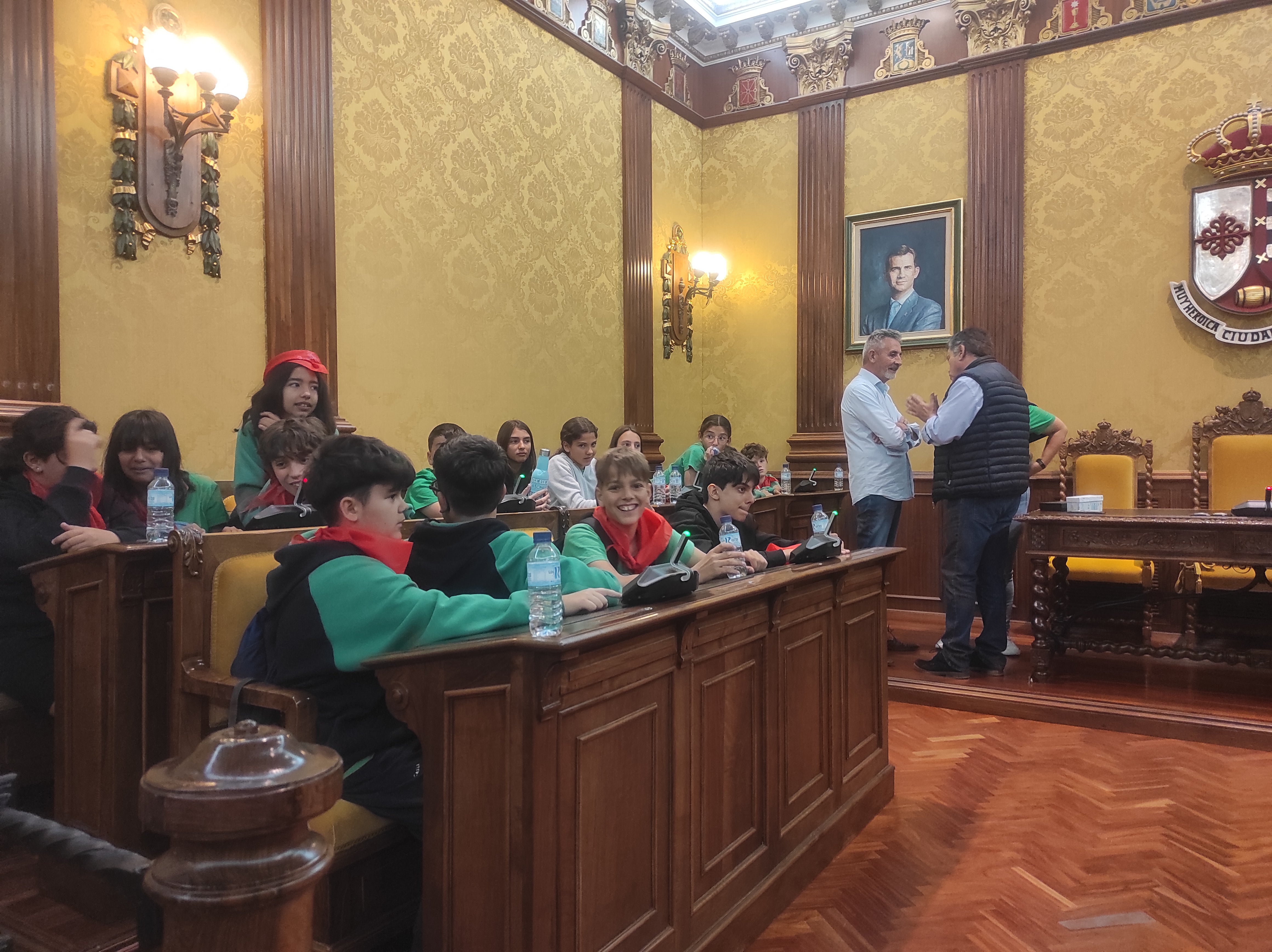 Alumnos del colegio Adamancasis de La Palma visitan Valdepeñas fruto del hermanamiento con CEIP Luis Palacios Alumnos del colegio Adamancasis de La Palma visitan Valdepeñas fruto del hermanamiento con CEIP Luis Palacios