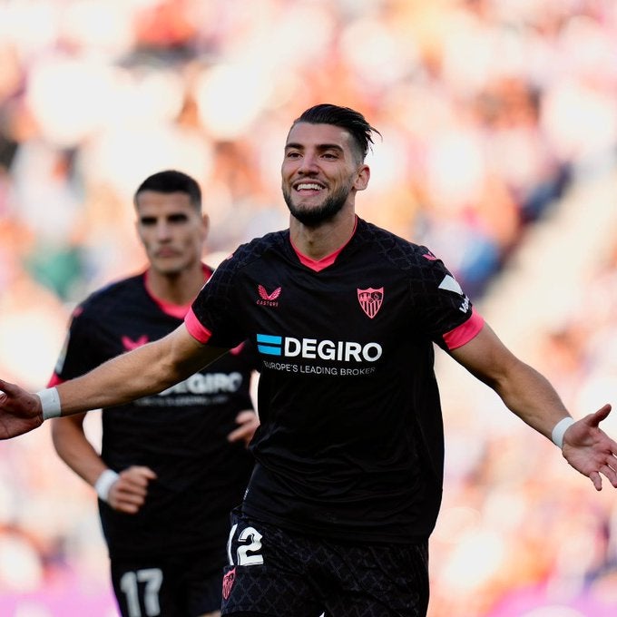 El Valencia apura el último día de mercado para fichar a Rafa Mir El Valencia apura el último día de mercado para fichar a Rafa Mir