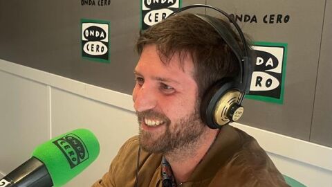 Guillermo Boix, en el estudio de Onda Cero en Huesca.
