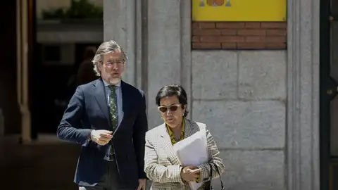 Cristina Dexeus, presidenta de la Asociación de Fiscales, y Juan José Carbonero, vocal de la Asociación Profesional de la Magistratura (APM). Cristina Dexeus, presidenta de la Asociación de Fiscales, y Juan José Carbonero, vocal de la Asociación Profesional de la Magistratura (APM).