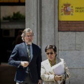 Cristina Dexeus, presidenta de la Asociación de Fiscales, y Juan José Carbonero, vocal de la Asociación Profesional de la Magistratura (APM).