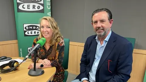 Alejandro Sáenz de San Pedro es el número 2 del PP balear en la lista de Marga Prohens que presenta el 28 de mayo para presidir el Govern balear Alejandro Sáenz de San Pedro visita los estudios de Onda Cero Mallorca para ser entrevistado por Elka Dimitrova