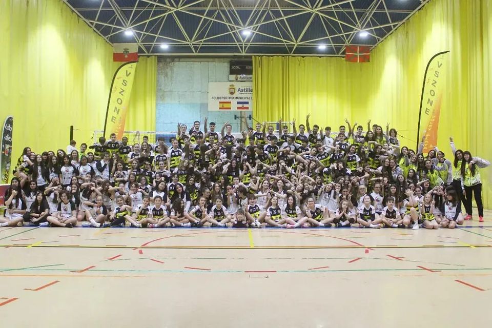 Voleibol Astillero ya prepara su temporada en la Superliga 2 Femenina Voleibol Astillero ya prepara su temporada en la Superliga 2 Femenina