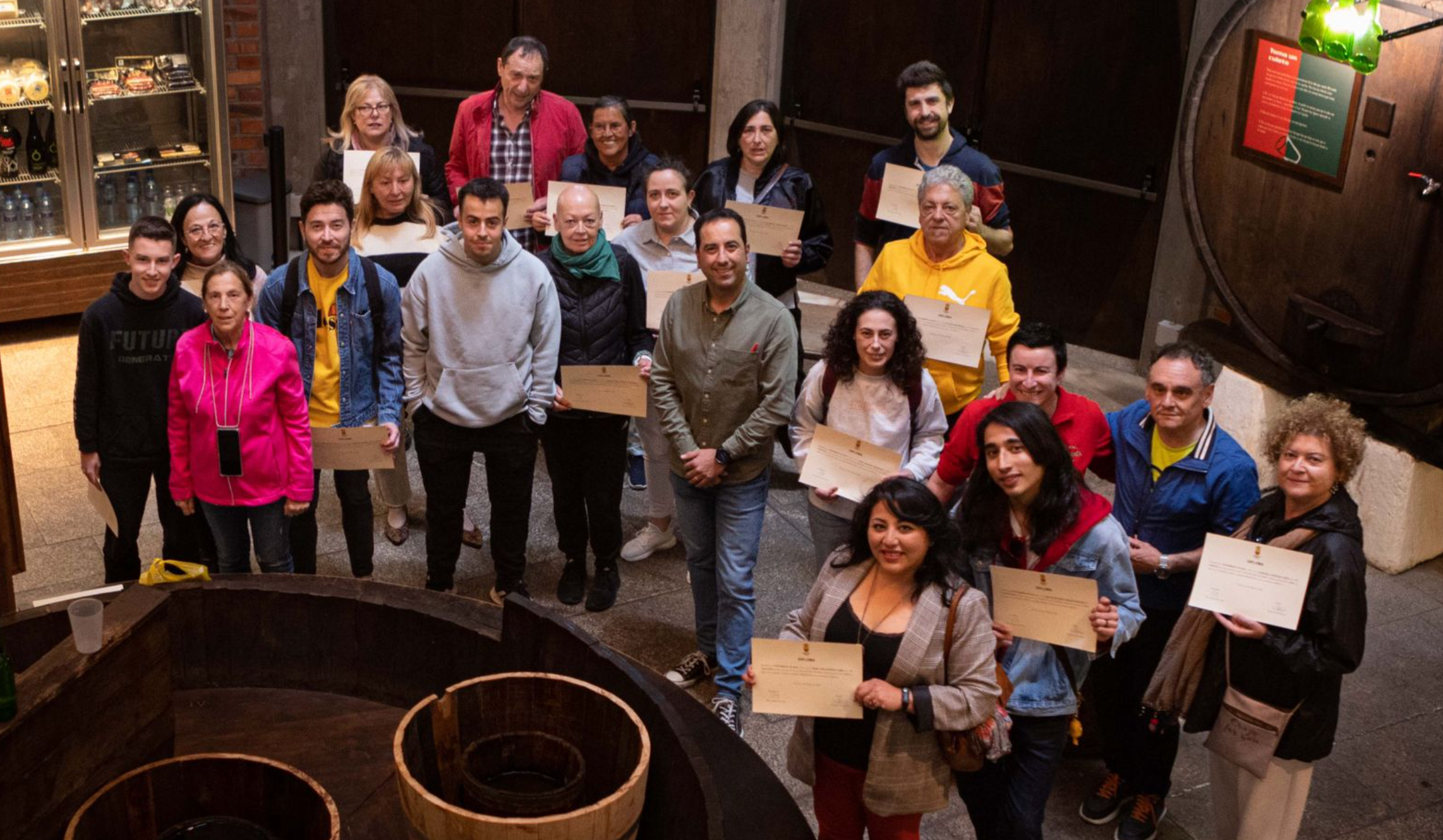 Nava reúne a 18 alumnos en el retorno del curso de escanciado clausurado ayer Nava reúne a 18 alumnos en el retorno del curso de escanciado clausurado ayer