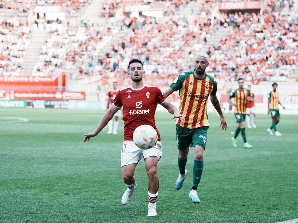 Dani Vega: "El fútbol tiene guardado algo bonito al Real Murcia" Dani Vega: "El fútbol tiene guardado algo bonito al Real Murcia"