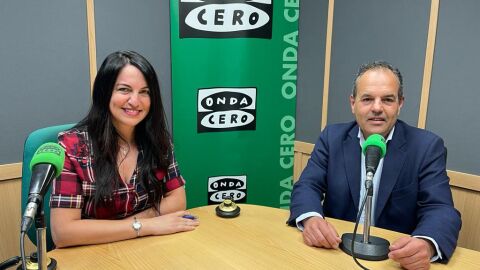 Carlos Ba&ntilde;o durante una visita a los estudios de Onda Cero Alicante
