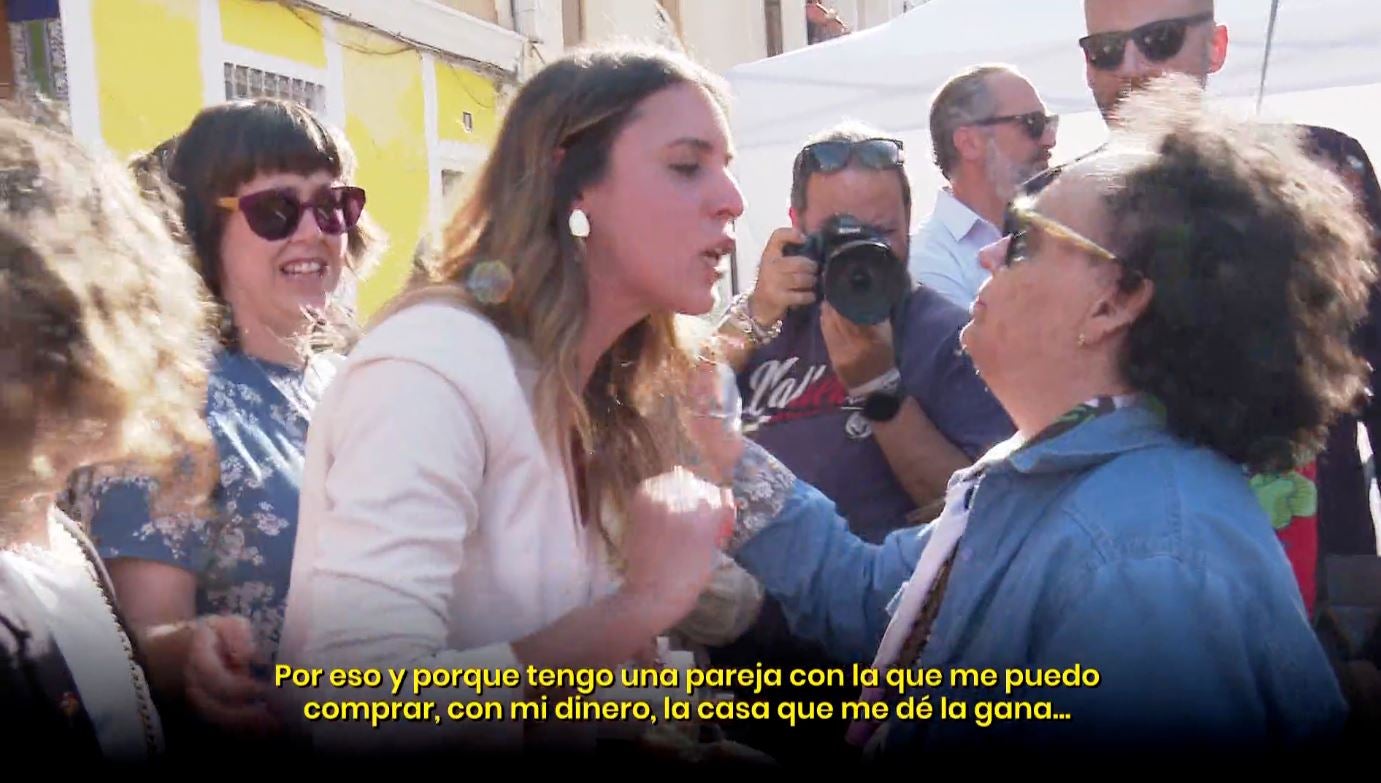 La respuesta de Irene Montero a una señora sobre su chalet de Galapagar: "Lo tengo porque mi padre falleció de cáncer con 60 años" La respuesta de Irene Montero a una señora sobre su chalet de Galapagar: "Lo tengo porque mi padre falleció de cáncer con 60 años"