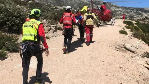 Intervención conjunta entre SUMMA112 y GERA de Bomberos en La Pedriza (Madrid) Intervención conjunta entre SUMMA112 y GERA de Bomberos en La Pedriza (Madrid)