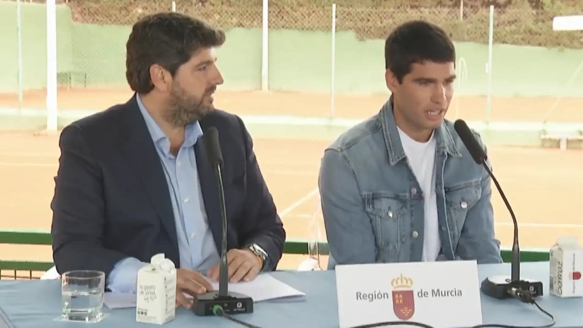 Fernando López Miras y Carlos Alcaraz, durante una rueda de prensa. Mayo 2023