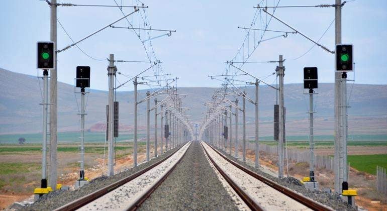 Este viernes se dará tensión a 122 kilómetros de vía electrificada en Extremadura Este viernes se dará tensión a 122 kilómetros de vía electrificada en Extremadura