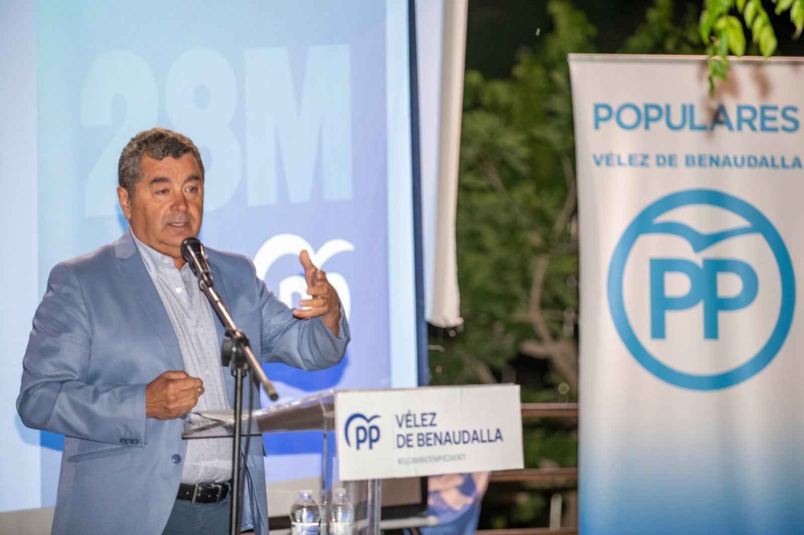 Rafael Rodríguez, Candidato del PP de Vélez Benaudalla: " Hemos preparado un programa para poder llevarlo a cabo en los cuatro años " Rafael Rodríguez, Candidato del PP de Vélez Benaudalla: " Hemos preparado un programa para poder llevarlo a cabo en los cuatro años "