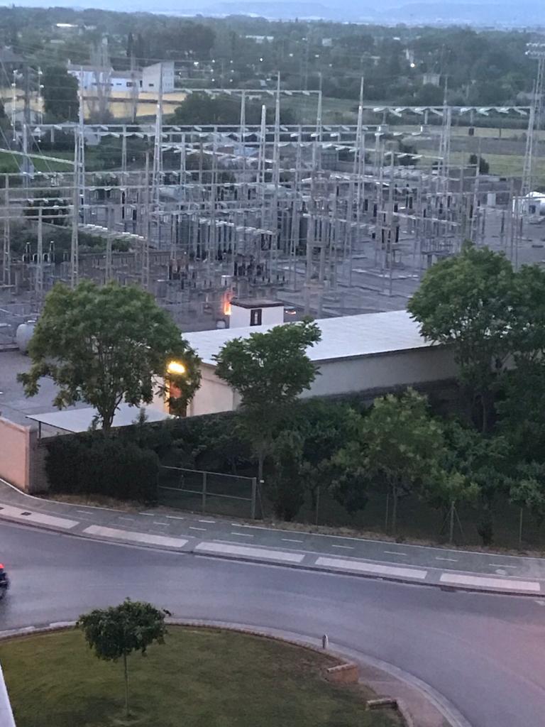 Los vecinos reclaman en Huesca el traslado de la subestación eléctrica tras la explosión causada por un gato Los vecinos reclaman en Huesca el traslado de la subestación eléctrica tras la explosión causada por un gato