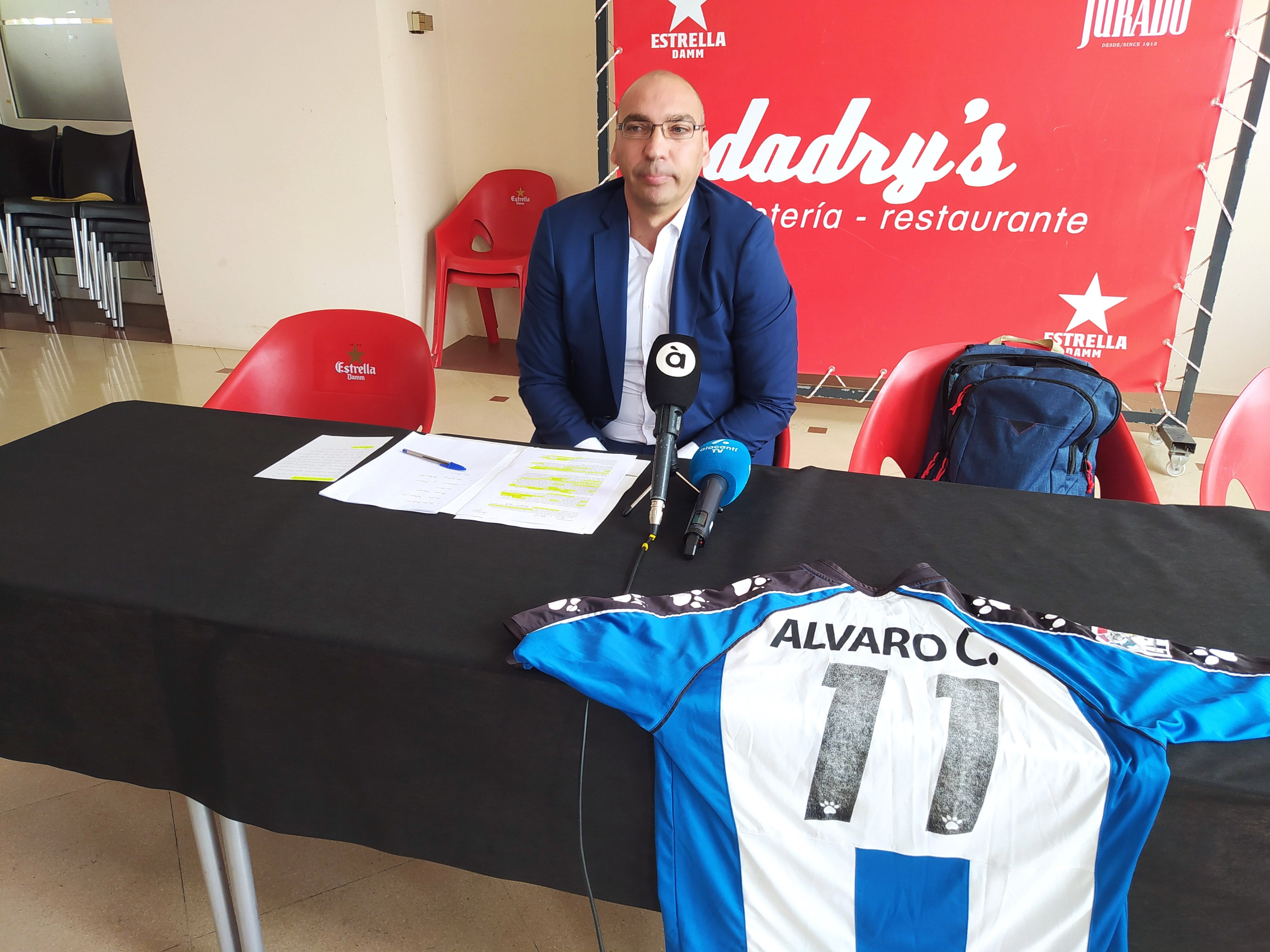 Cámara: "Mi proyecto es con Enrique Ortiz; yo he venido a ayudar" Cámara: "Mi proyecto es con Enrique Ortiz; yo he venido a ayudar"