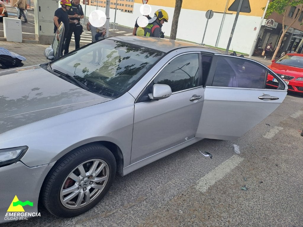 Bomberos rescatan en Ciudad Real a un bebé que quedó encerrado en un coche Bomberos rescatan en Ciudad Real a un bebé que quedó encerrado en un coche